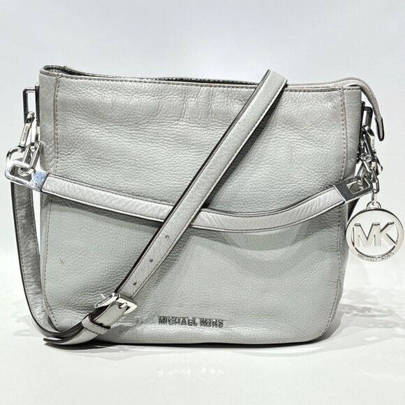 Michael Kors Brooke Gray Pebble Leather Crossbody Shoulder Bag Chain Medallion - Picture 1 of 13